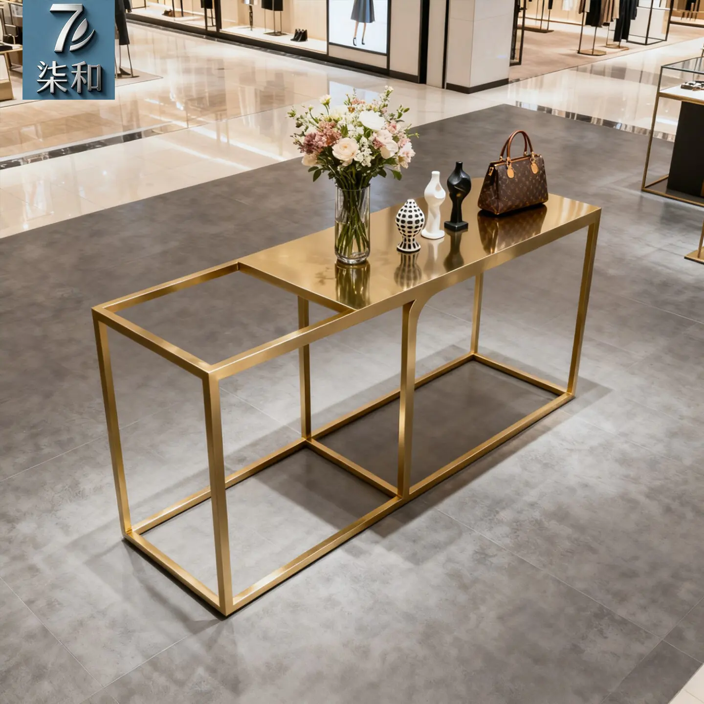 Clothing store display table Stainless steel light luxury Zhongdao flowing water table Creative product display table Shoe bag
Clothing store display table Stainless steel light luxury Zhongdao flowing water table Creative product display table Shoe bag