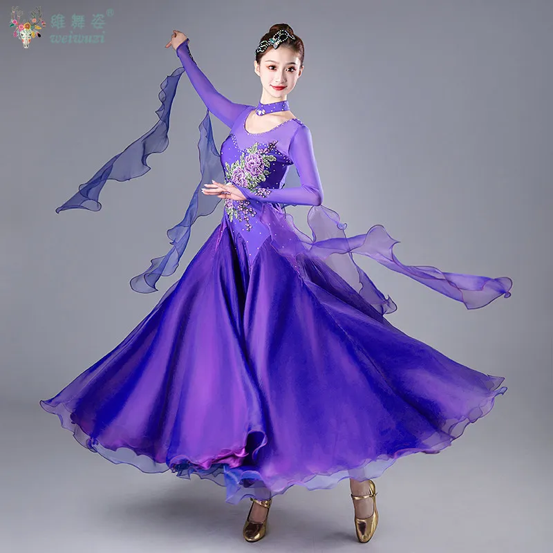 Modern Dancing Performance Costumes Women's Embroidered Diamond Big Swing Dresses Waltz Ballroom Dance Hall Competition Costumes
Modern Dancing Performance Costumes Women's Embroidered Diamond Big Swing Dresses Waltz Ballroom Dance Hall Competition Costumes