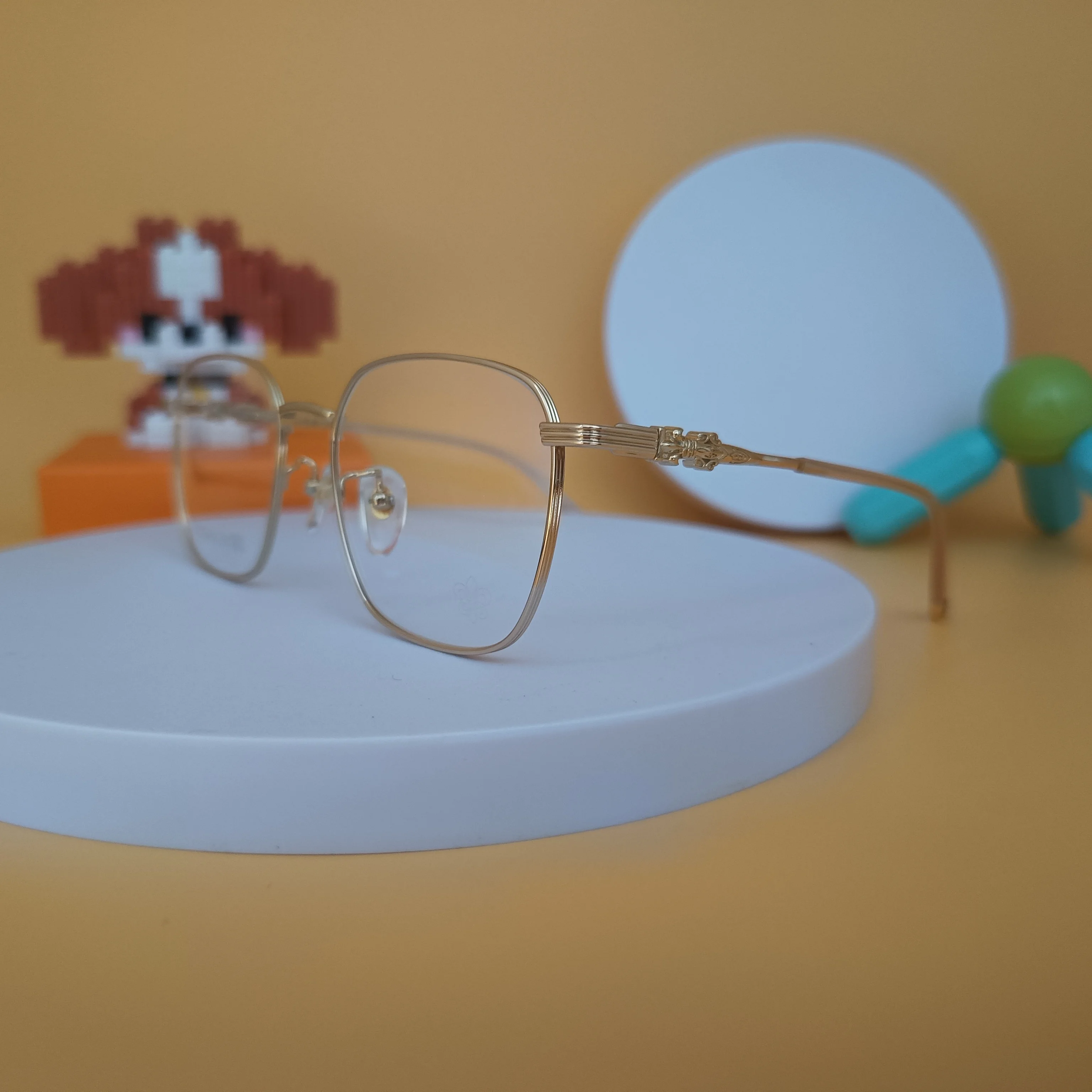 CH8197 Ultra Light Pure Titanium Business Unisex Can Be Paired With Anti Blue Light Optical Prescription Glasses Black Frame
CH8197 Ultra Light Pure Titanium Business Unisex Can Be Paired With Anti Blue Light Optical Prescription Glasses Black Frame