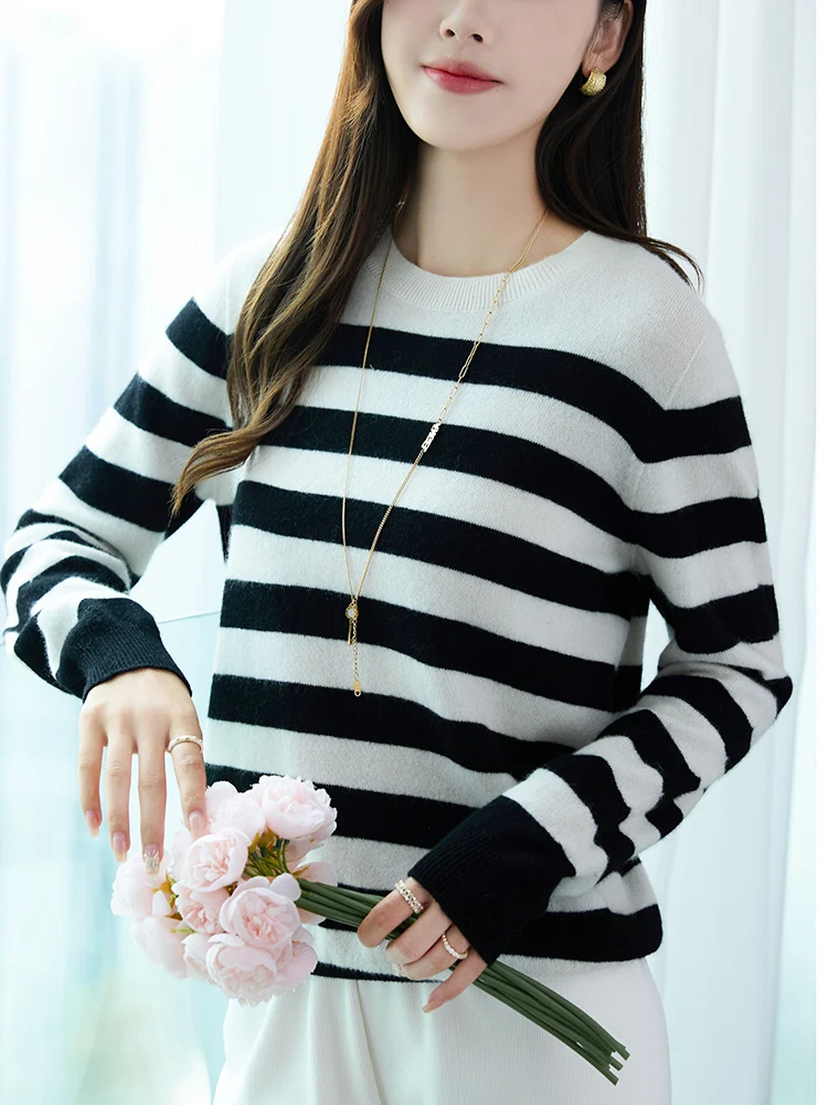 2025 New Striped Wool Sweater Autumn And Winter Loose And Lazy Style Women's Round Neck Knitted Top
2025 New Striped Wool Sweater Autumn And Winter Loose And Lazy Style Women's Round Neck Knitted Top