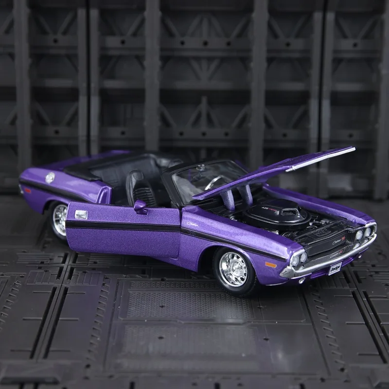 1970 Challenger RT Convertible Supercar 1:24 Alloy Diecast Model Retro Styling High Simulation Vehicle For Hobby Collection
1970 Challenger RT Convertible Supercar 1:24 Alloy Diecast Model Retro Styling High Simulation Vehicle For Hobby Collection