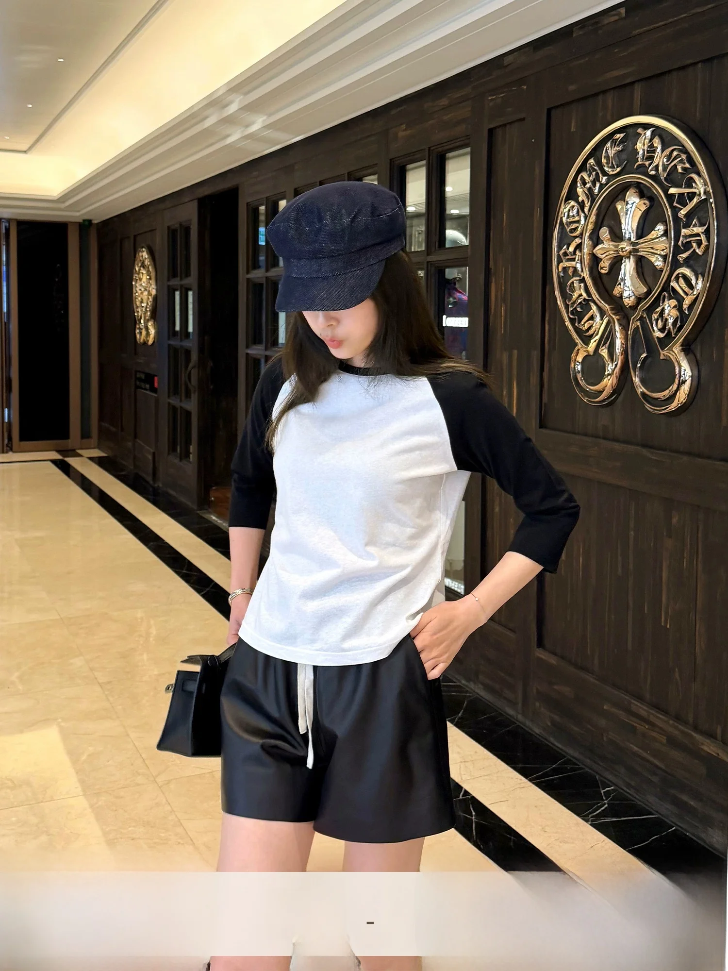 XiaoYao Yang Casual Cotton T-Shirt Women's Short Sleeve Seven-Quarter Length Breathable Skin-Friendly round Neck Top
XiaoYao Yang Casual Cotton T-Shirt Women's Short Sleeve Seven-Quarter Length Breathable Skin-Friendly round Neck Top