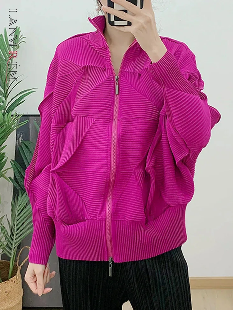 Куртка женская плиссированная однотонная с воротником-стойкой и двойной молнией 
Куртка женская плиссированная однотонная с воротником-стойкой и двойной молнией