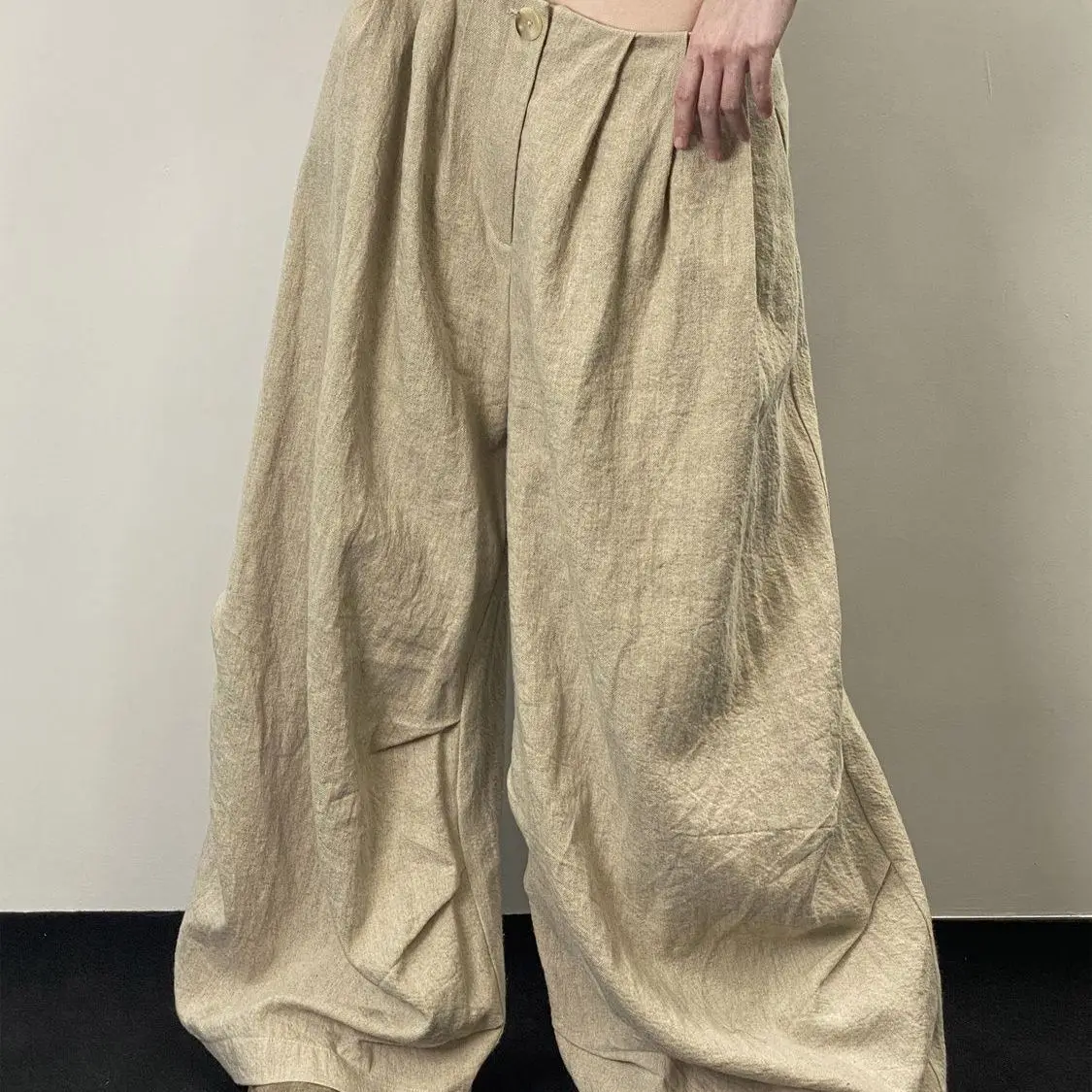 Holiday Solid Pockets Pants Women Straight Long Pants Casual Loose Wide Leg Trousers 2025 Summer High Waist Pantalons
Holiday Solid Pockets Pants Women Straight Long Pants Casual Loose Wide Leg Trousers 2025 Summer High Waist Pantalons