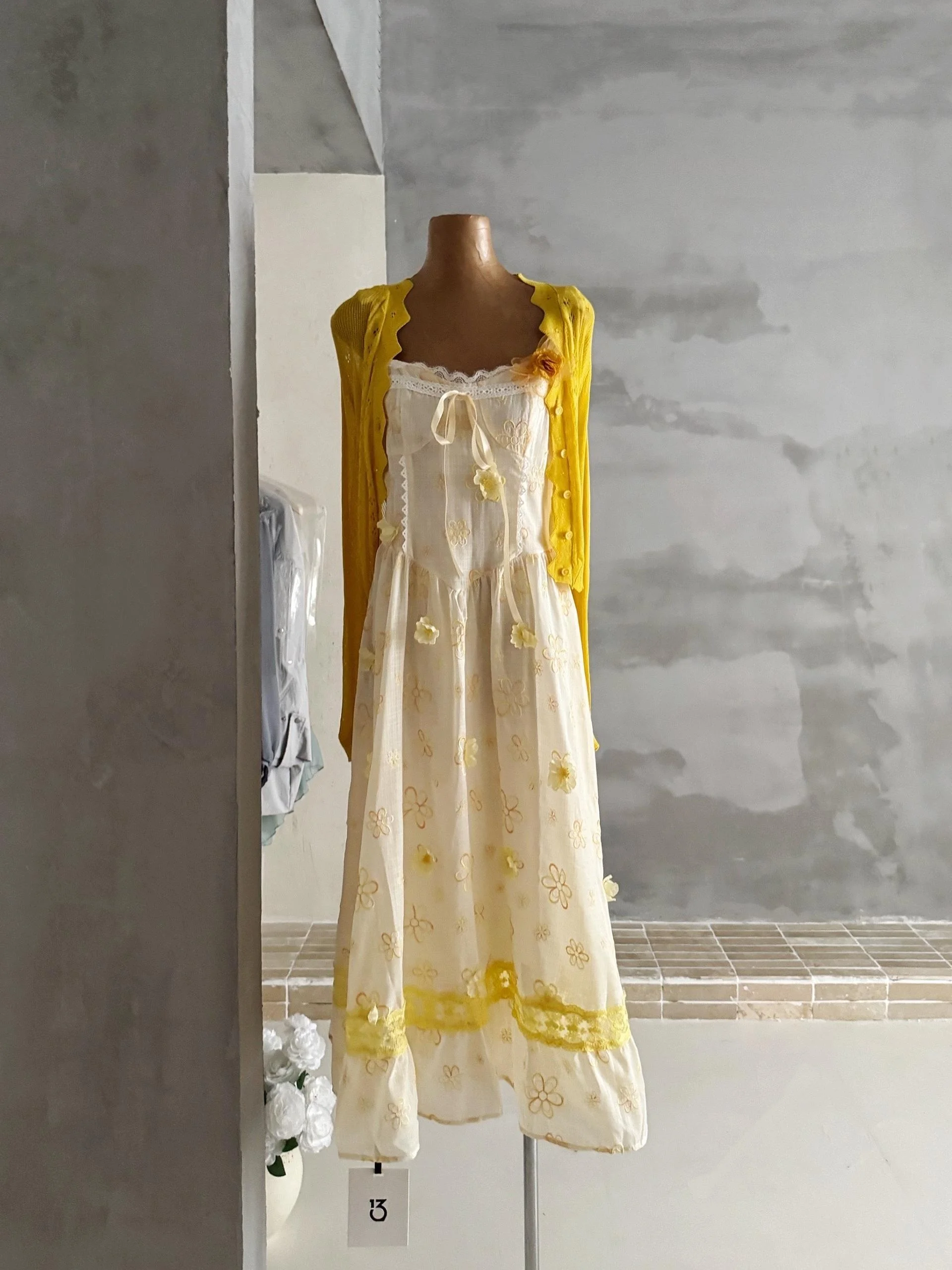Butter Daisy Embroidered Dress Cardigan Two-Piece Set for Gentle Girls Summer Fashion Outfit Soft Cotton Long Sleeve Midi Dress
Butter Daisy Embroidered Dress Cardigan Two-Piece Set for Gentle Girls Summer Fashion Outfit Soft Cotton Long Sleeve Midi Dress