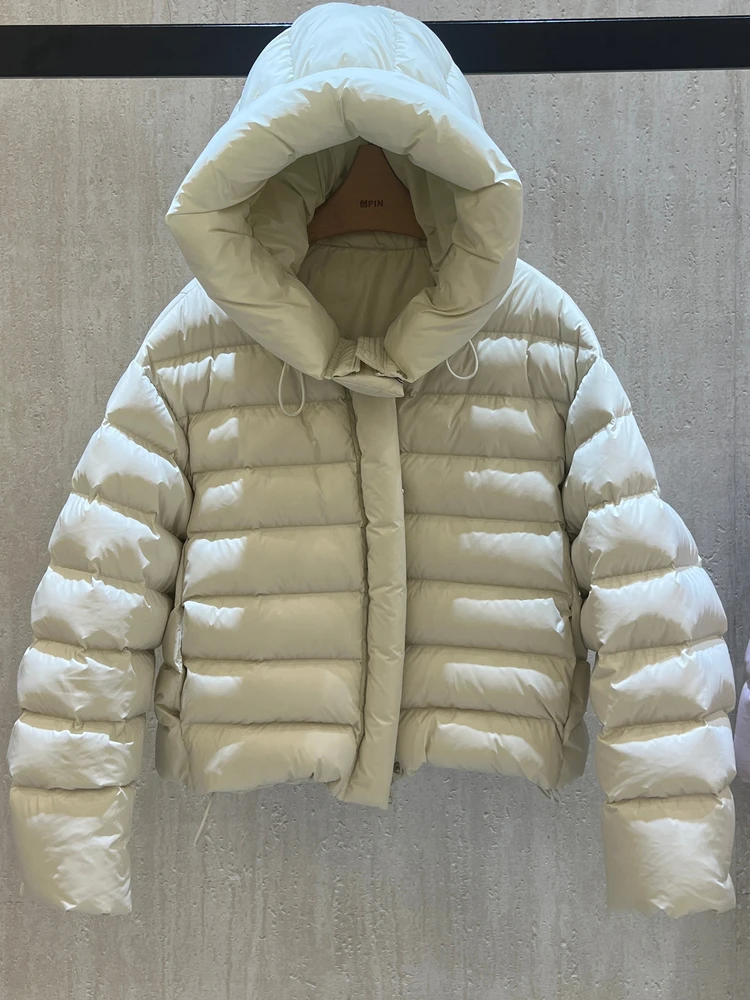 Женская куртка-пуховик с капюшоном, новинка зимы 2025 года, Thiened Loose Bread Sle, корейская версия, теплая верхняя одежда, модная
Женская куртка-пуховик с капюшоном, новинка зимы 2025 года, Thiened Loose Bread Sle, корейская версия, теплая верхняя одежда, модная