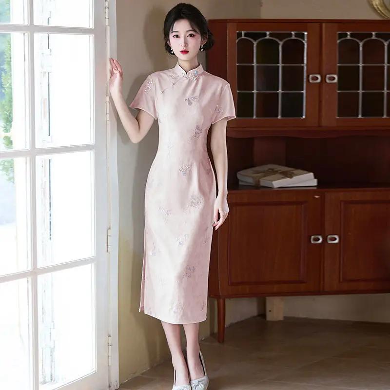 Embroidered Pink New Chinese Style Suzhou Long Cheongsam Improved Young Style 2026 New Women's High-end Summer Qipao Dress
Embroidered Pink New Chinese Style Suzhou Long Cheongsam Improved Young Style 2026 New Women's High-end Summer Qipao Dress