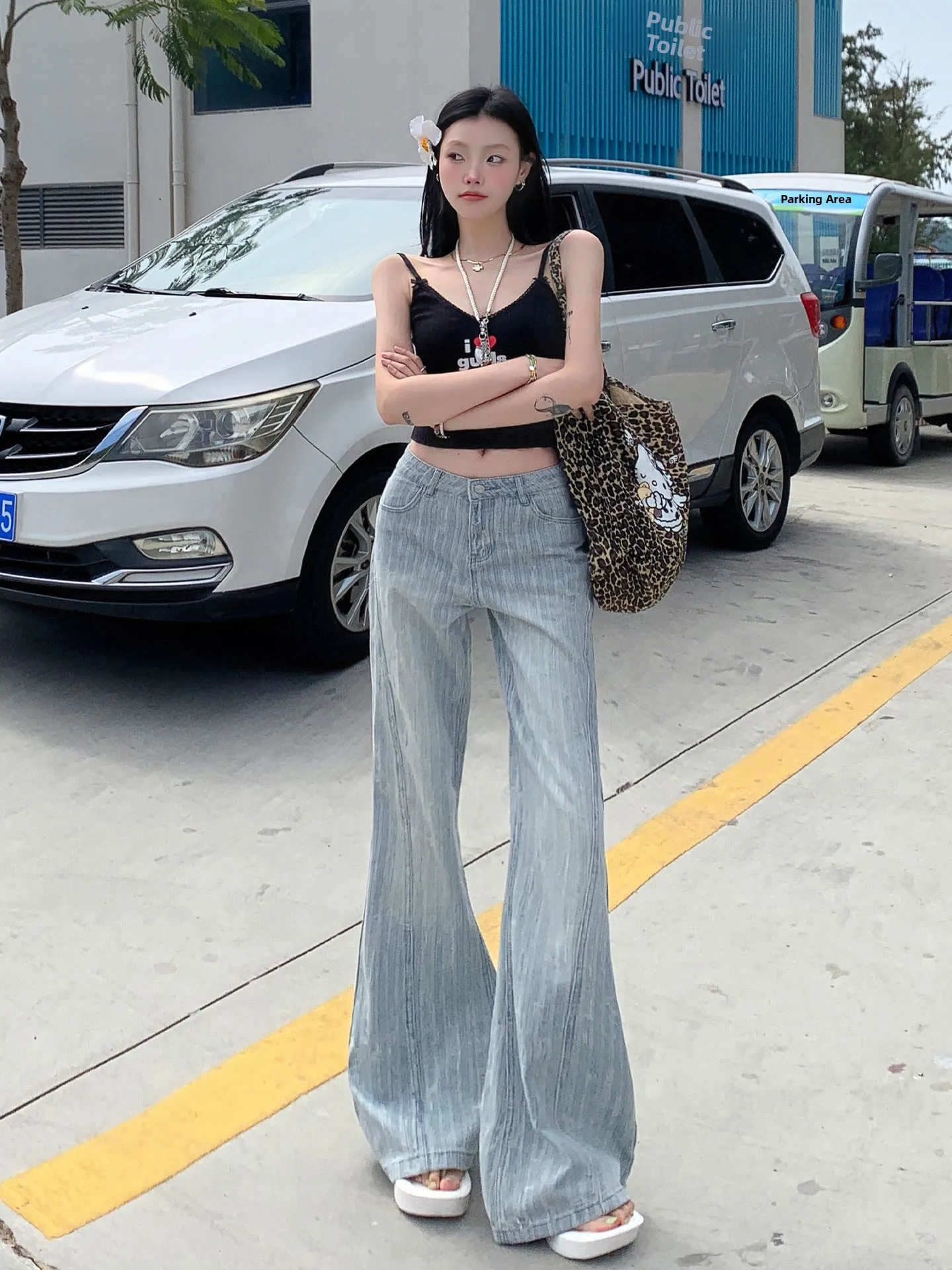 Light Wash Floral Embroidery Wide Leg Jeans Women's Summer Thin High Waist Loose Drapey Design Casual Cotton Stretch Denim
Light Wash Floral Embroidery Wide Leg Jeans Women's Summer Thin High Waist Loose Drapey Design Casual Cotton Stretch Denim