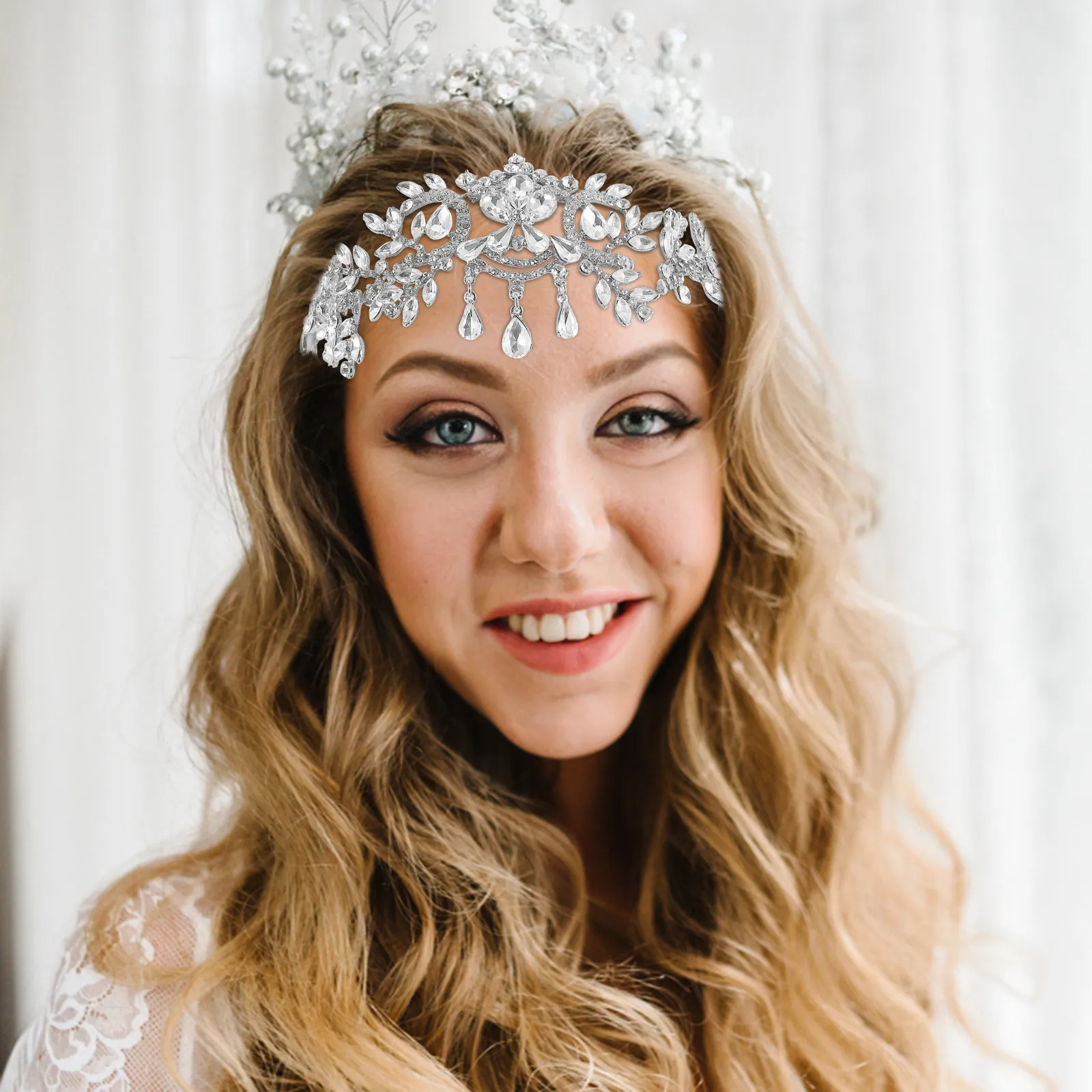 Bride Headband Rhinestone Tiara Delicate Wedding Headpiece for Bride Bridal Hair Accessory Stunning Hair Crown for Special
Bride Headband Rhinestone Tiara Delicate Wedding Headpiece for Bride Bridal Hair Accessory Stunning Hair Crown for Special