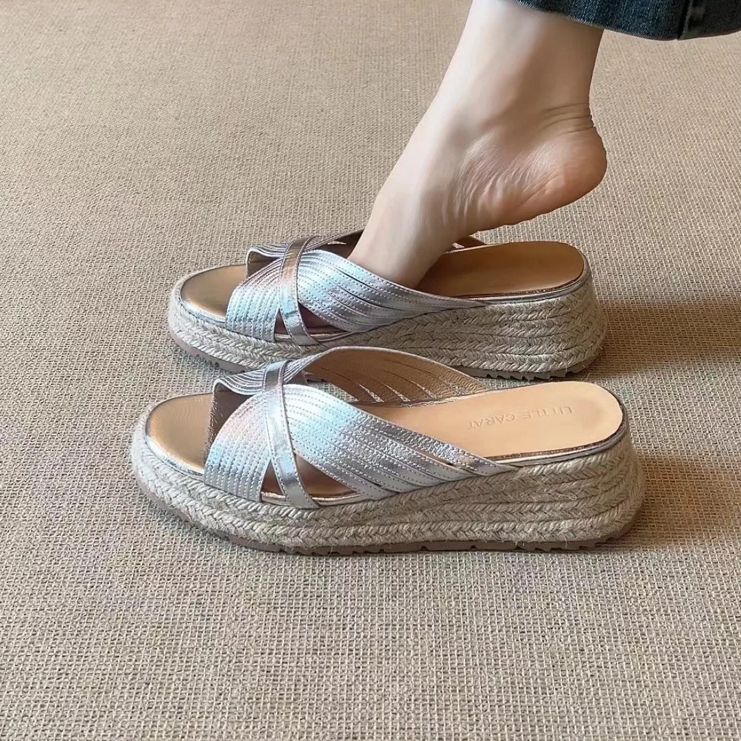 Sheepskin version French casual retro thick bottom one-word drag fashion summer open-toe design slope heel sandals
Sheepskin version French casual retro thick bottom one-word drag fashion summer open-toe design slope heel sandals