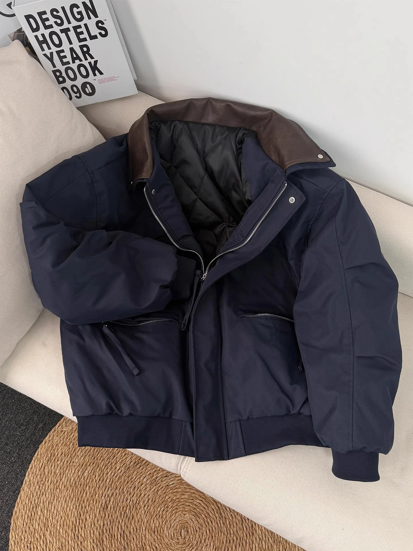 Мужская зимняя хлопковая куртка-бомбер синего цвета, утепленная, повседневная, свободного кроя, с длинными рукавами
Мужская зимняя хлопковая куртка-бомбер синего цвета, утепленная, повседневная, свободного кроя, с длинными рукавами