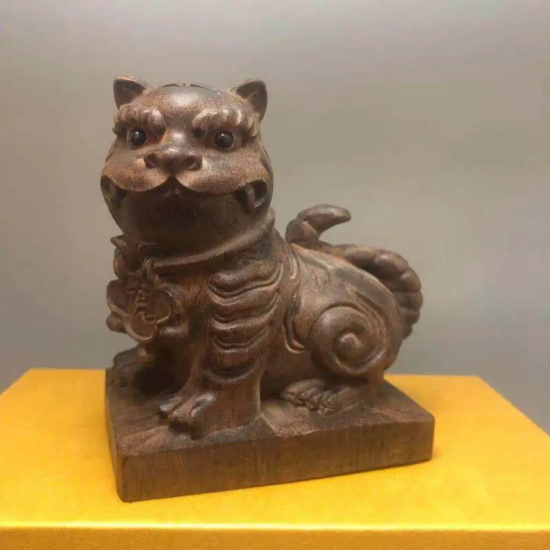 Vintage wood carving tiger guardian deity statue home desktop decoration modern exquisite handicrafts
Vintage wood carving tiger guardian deity statue home desktop decoration modern exquisite handicrafts