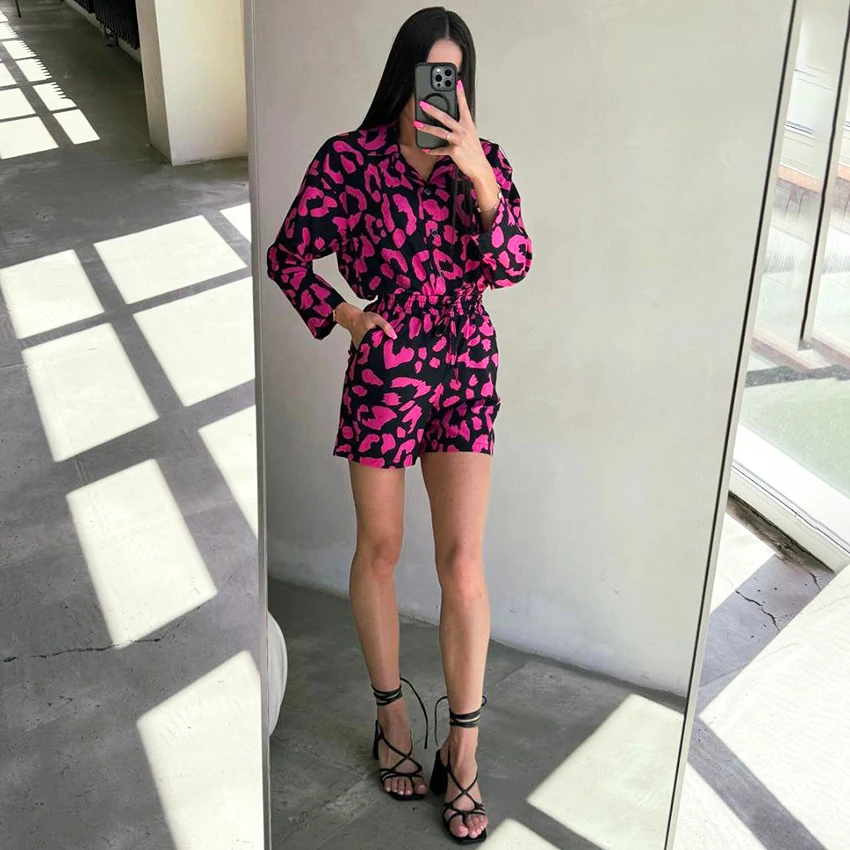 Hiloc 2025 Spring Vintage Leopard Print Shorts Sets Pajamas Casual Long Sleeve Sleepwear And Wide Legs Shorts Home 2 Piece Suits
Hiloc 2025 Spring Vintage Leopard Print Shorts Sets Pajamas Casual Long Sleeve Sleepwear And Wide Legs Shorts Home 2 Piece Suits