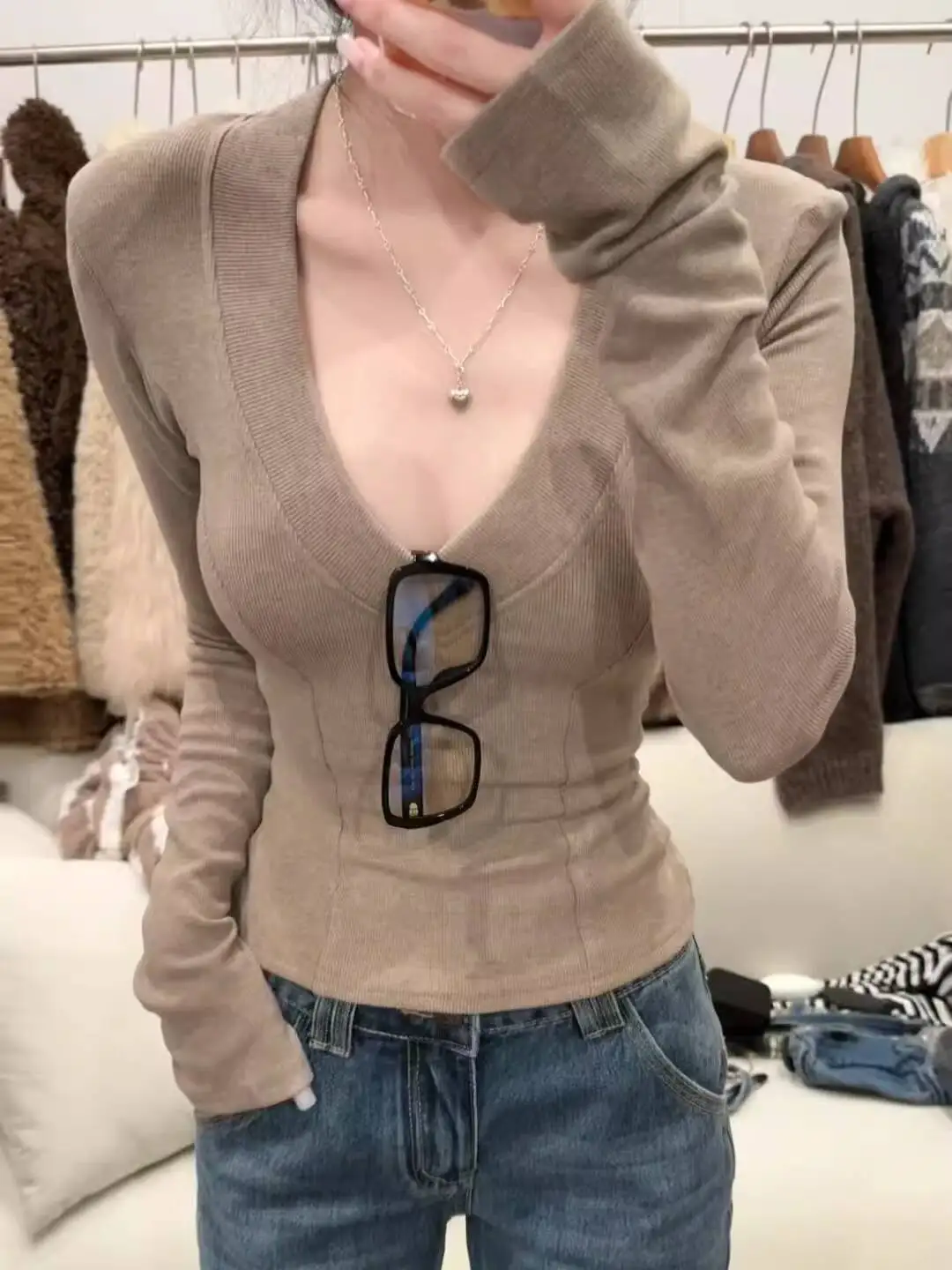 Women's Long Sleeve T-shirt Autumn Winter V Neck Base Layer Fleece Lined Brushed Warm Slim Fit Long-Sleeve T Shirt Top
Women's Long Sleeve T-shirt Autumn Winter V Neck Base Layer Fleece Lined Brushed Warm Slim Fit Long-Sleeve T Shirt Top