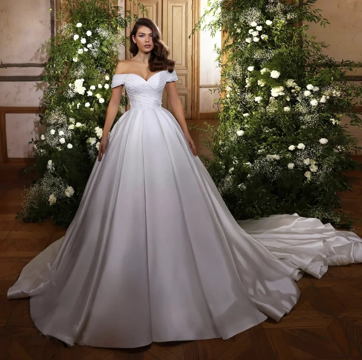 Customized Elegant Satin Wedding Dresses Ball Gown Wedding Dresses 2025 Crystal Beading Satin Court Train Princess Bridal Gown
Customized Elegant Satin Wedding Dresses Ball Gown Wedding Dresses 2025 Crystal Beading Satin Court Train Princess Bridal Gown