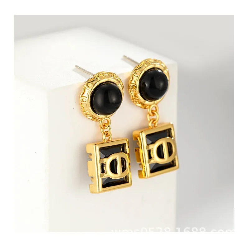 Stud Earrings Copper Plated Real Gold Needle Inlaid Glass Retro Qingdao Jewelry Women's Earrings Earrings
Stud Earrings Copper Plated Real Gold Needle Inlaid Glass Retro Qingdao Jewelry Women's Earrings Earrings