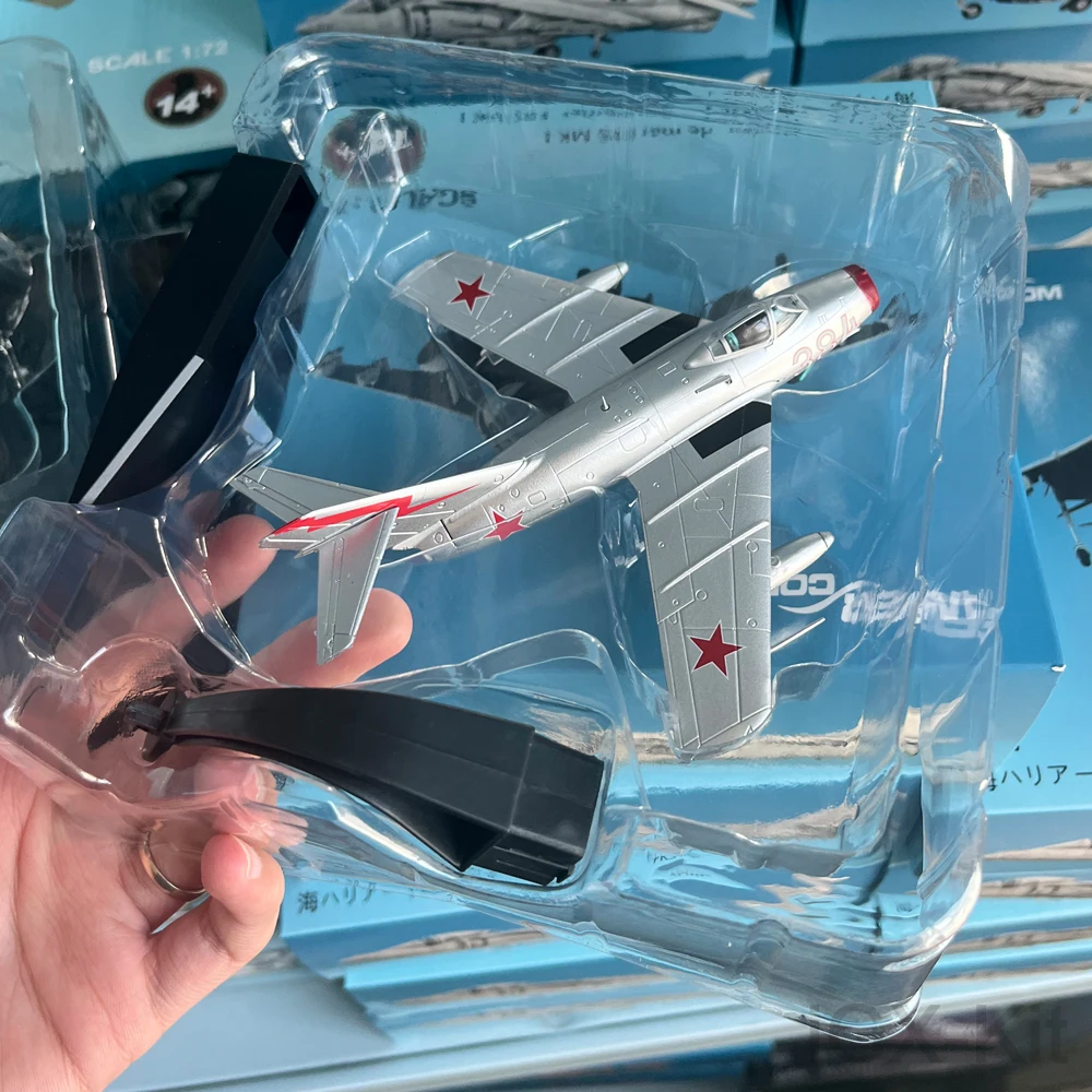 1/72 Scale Soviet Mikoyan MiG-15 Mig15 Faggot Fighter Metal Aircraft Model Display Ornament
1/72 Scale Soviet Mikoyan MiG-15 Mig15 Faggot Fighter Metal Aircraft Model Display Ornament