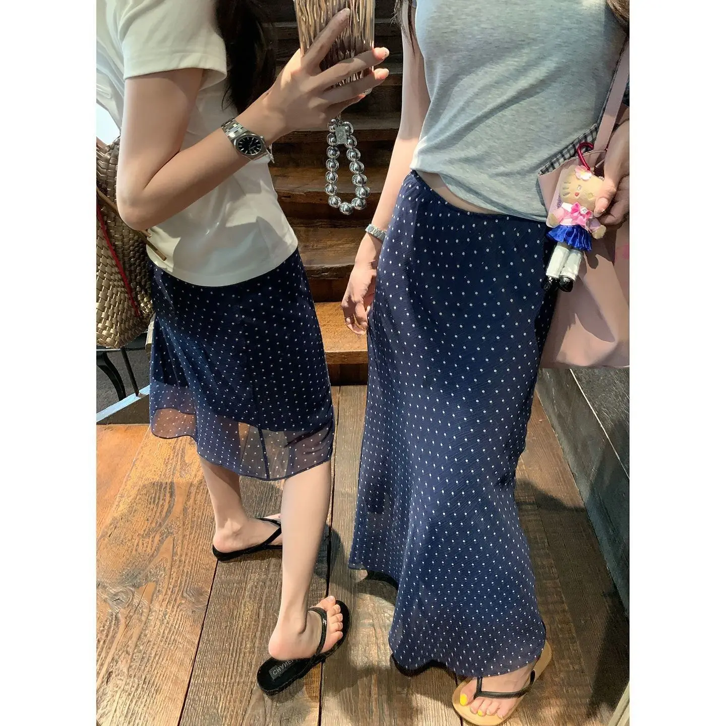 Light and Thin Printed Polka Dot Long Skirt Women's Summer Loose Straight Skirt
Light and Thin Printed Polka Dot Long Skirt Women's Summer Loose Straight Skirt