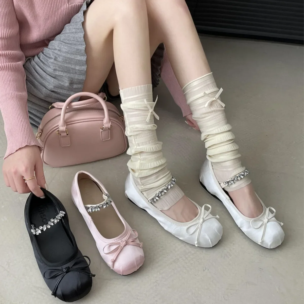 Luxury Rhinestone Ballet Shoes Women's Shoes New 2025 Spring Summer Retro Satin Mary Jane Shoes Flats for Woman Zapatos De Mujer
Luxury Rhinestone Ballet Shoes Women's Shoes New 2025 Spring Summer Retro Satin Mary Jane Shoes Flats for Woman Zapatos De Mujer