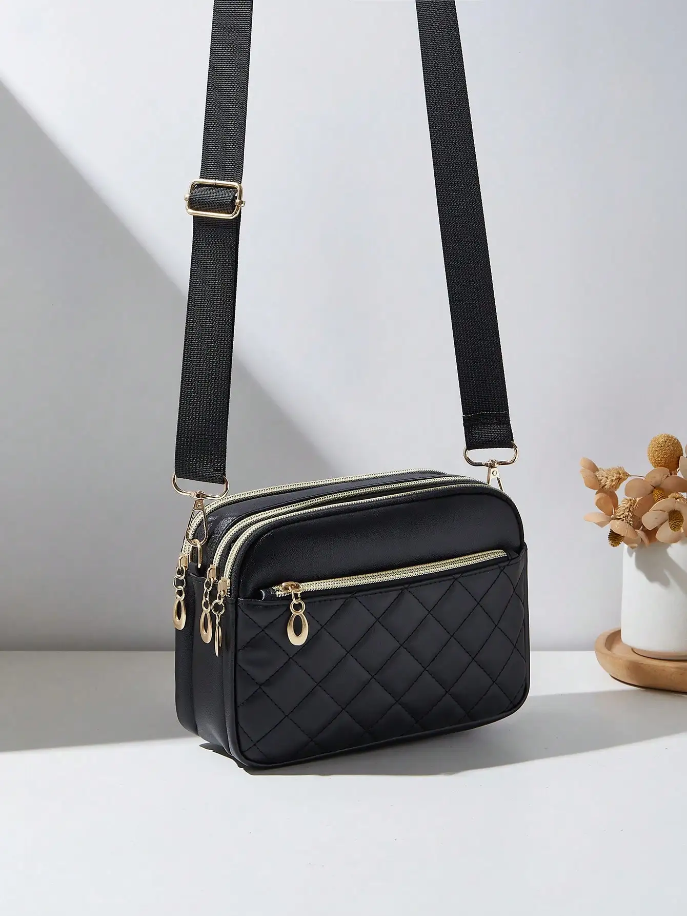 Fashionable New Quilted Seam Multilayer Crossbody Shoulder Bag For Women
Fashionable New Quilted Seam Multilayer Crossbody Shoulder Bag For Women