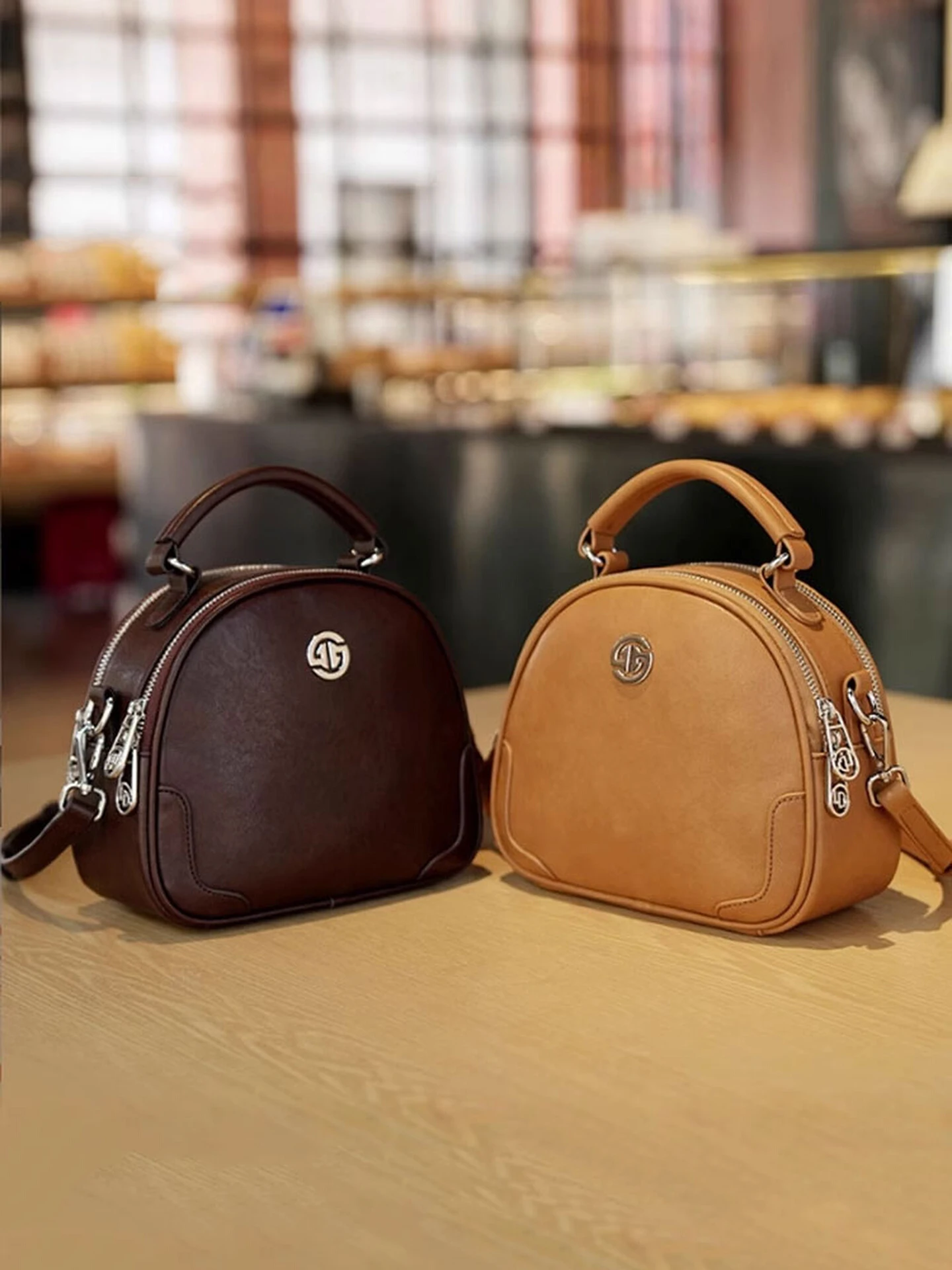 Модная матовая круглая сумка, женская сумка через плечо, высококачественная, элегантная, универсальная, из мягкой кожи.
Модная матовая круглая сумка, женская сумка через плечо, высококачественная, элегантная, универсальная, из мягкой кожи.