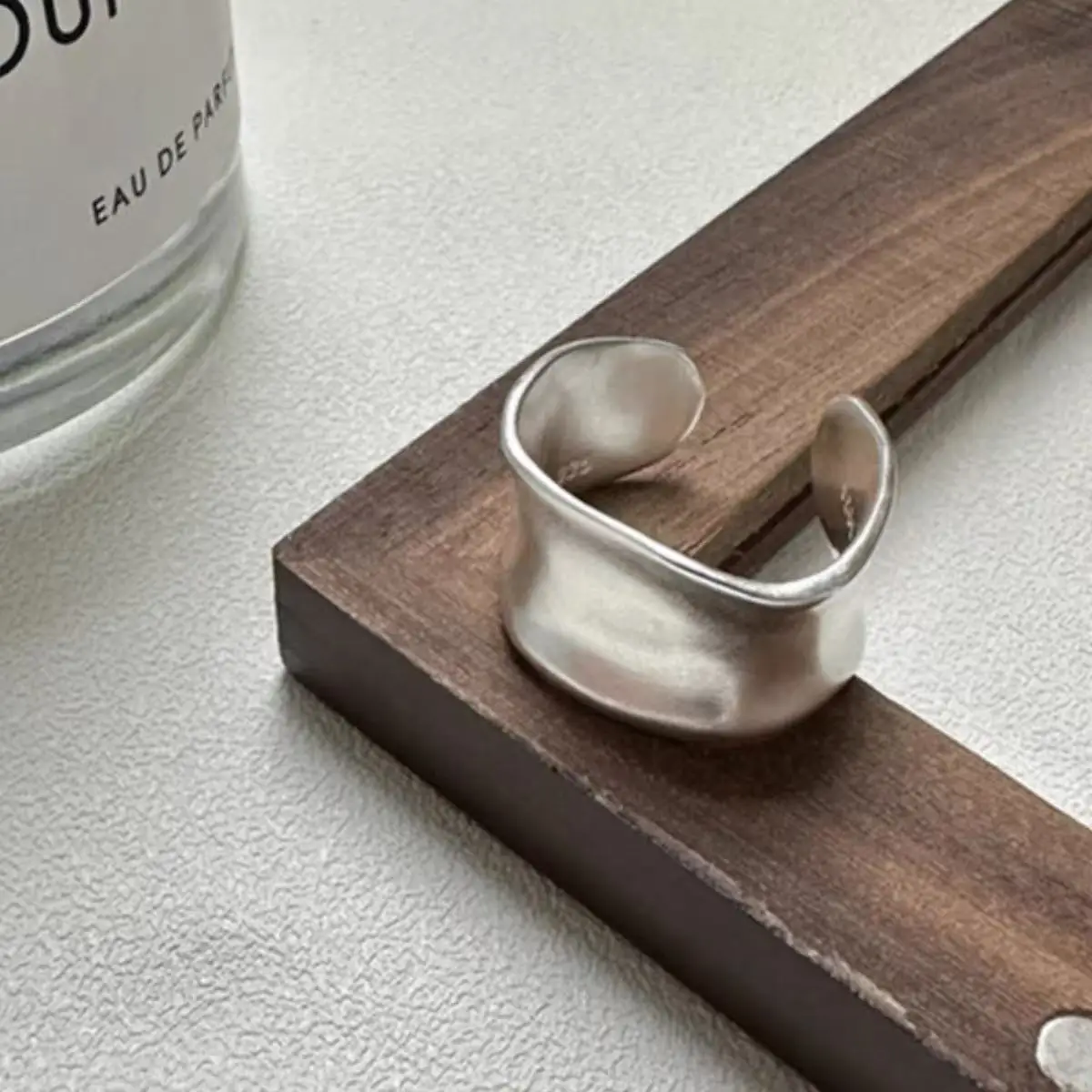 925 Sterling Silver Simple Style Charm Personality Ring Shiny Exquisite Women Ring Birthday Gift Exquisite Jewelry Accessories
925 Sterling Silver Simple Style Charm Personality Ring Shiny Exquisite Women Ring Birthday Gift Exquisite Jewelry Accessories