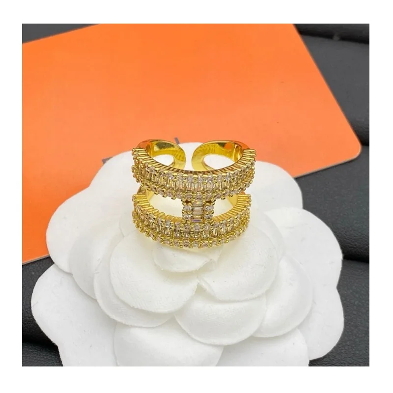 New Wind Full Diamond Letter Open Ring Women's Belt Label Light Luxury Premium Ring Batch
New Wind Full Diamond Letter Open Ring Women's Belt Label Light Luxury Premium Ring Batch