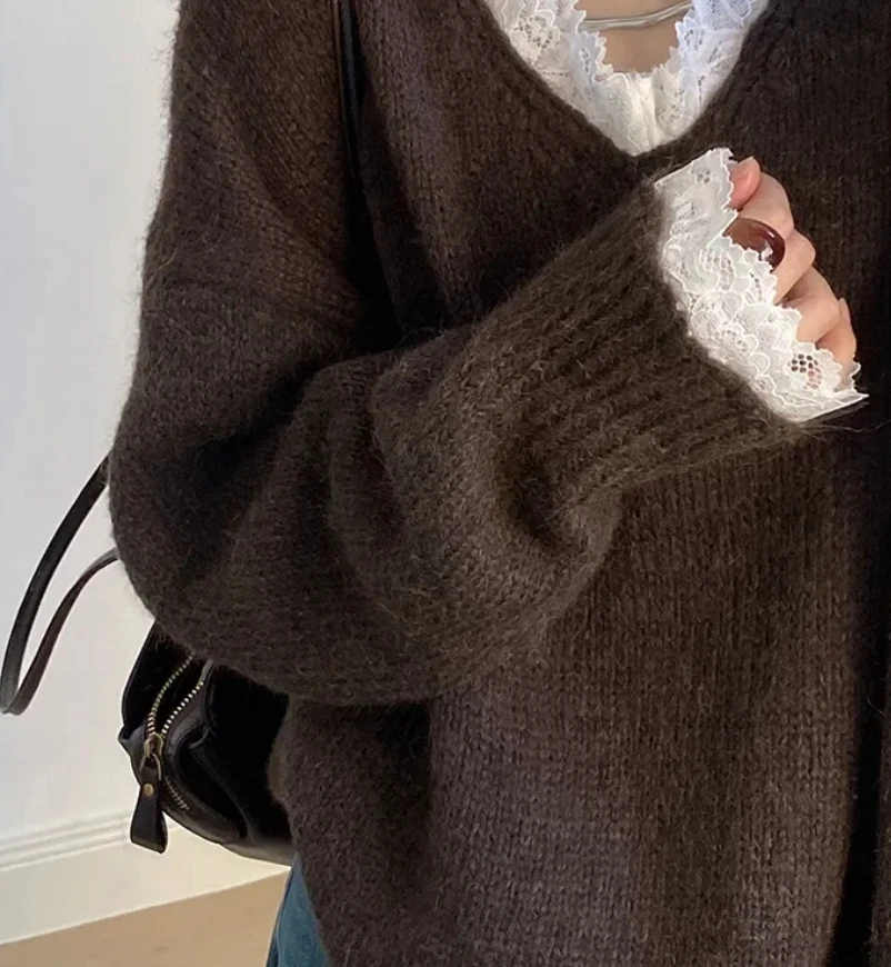 Spring Autumn Solid Women's Knitted Sweater V-Neck Patchwork Lace Collar Long Sleeved Pullover Casual Loose Tops Female Clothes
Spring Autumn Solid Women's Knitted Sweater V-Neck Patchwork Lace Collar Long Sleeved Pullover Casual Loose Tops Female Clothes