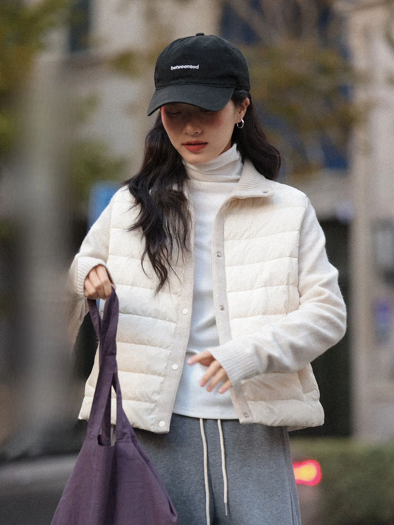 Легкий вязаный пуховый жилет 90, женское зимнее пальто с костяным узором, корейское повседневное свободное теплое пальто
Легкий вязаный пуховый жилет 90, женское зимнее пальто с костяным узором, корейское повседневное свободное теплое пальто