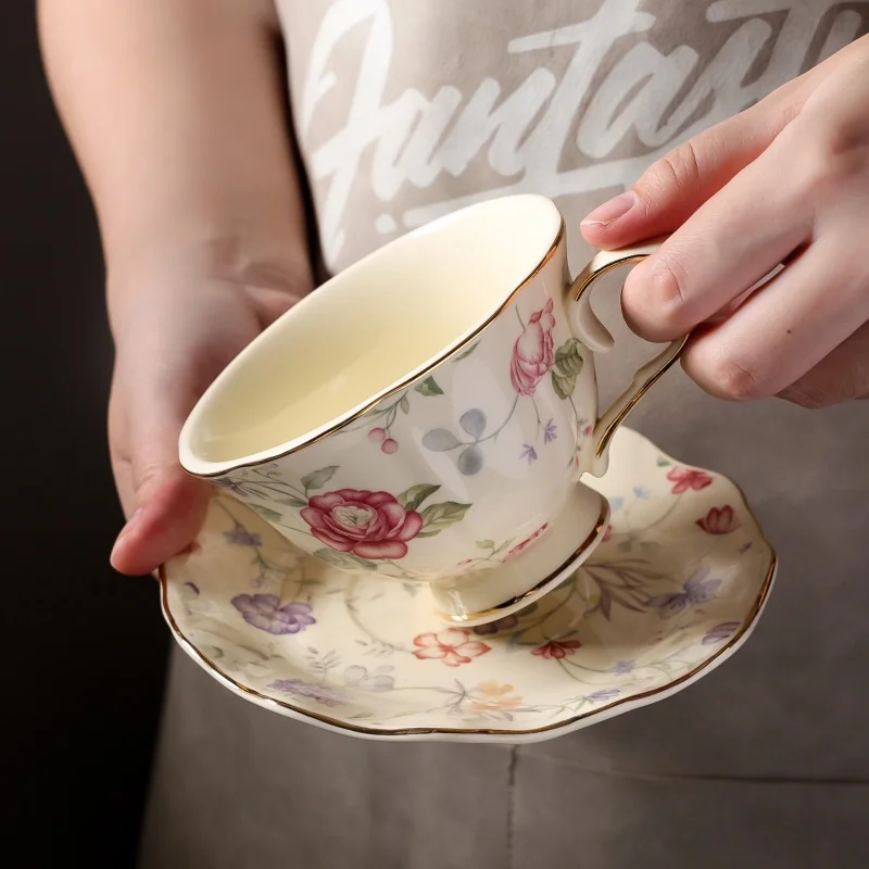 Luxury Gold Rimmed Tea Cup and Saucer Set for Afternoon Tea Ceramic Coffee Cup Set for Gift Floral Cup and Saucer for Home Decor
Luxury Gold Rimmed Tea Cup and Saucer Set for Afternoon Tea Ceramic Coffee Cup Set for Gift Floral Cup and Saucer for Home Decor