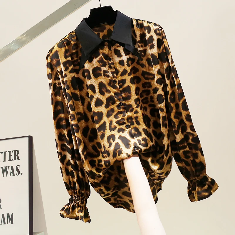 Korean Sle Faion Heavy Work Leopard Print Bell Sve Long Sve irt Design Loose Versatile arp Collar Trendy Top
Korean Sle Faion Heavy Work Leopard Print Bell Sve Long Sve irt Design Loose Versatile arp Collar Trendy Top