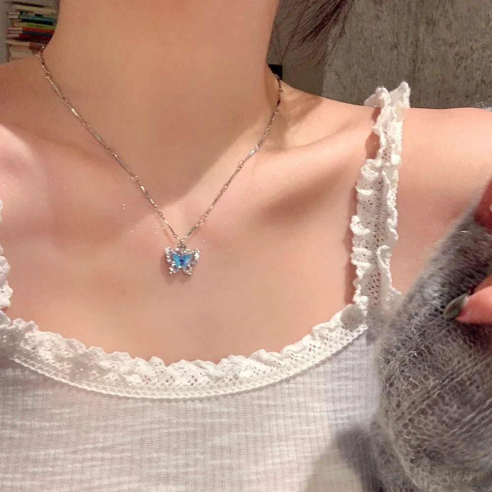 Romantic Blue Crystal Butterfly Necklace for Women Girls Simple Shiny Zircon Bilayer Choker Clavicle Chain New Fine Jewelry
Romantic Blue Crystal Butterfly Necklace for Women Girls Simple Shiny Zircon Bilayer Choker Clavicle Chain New Fine Jewelry