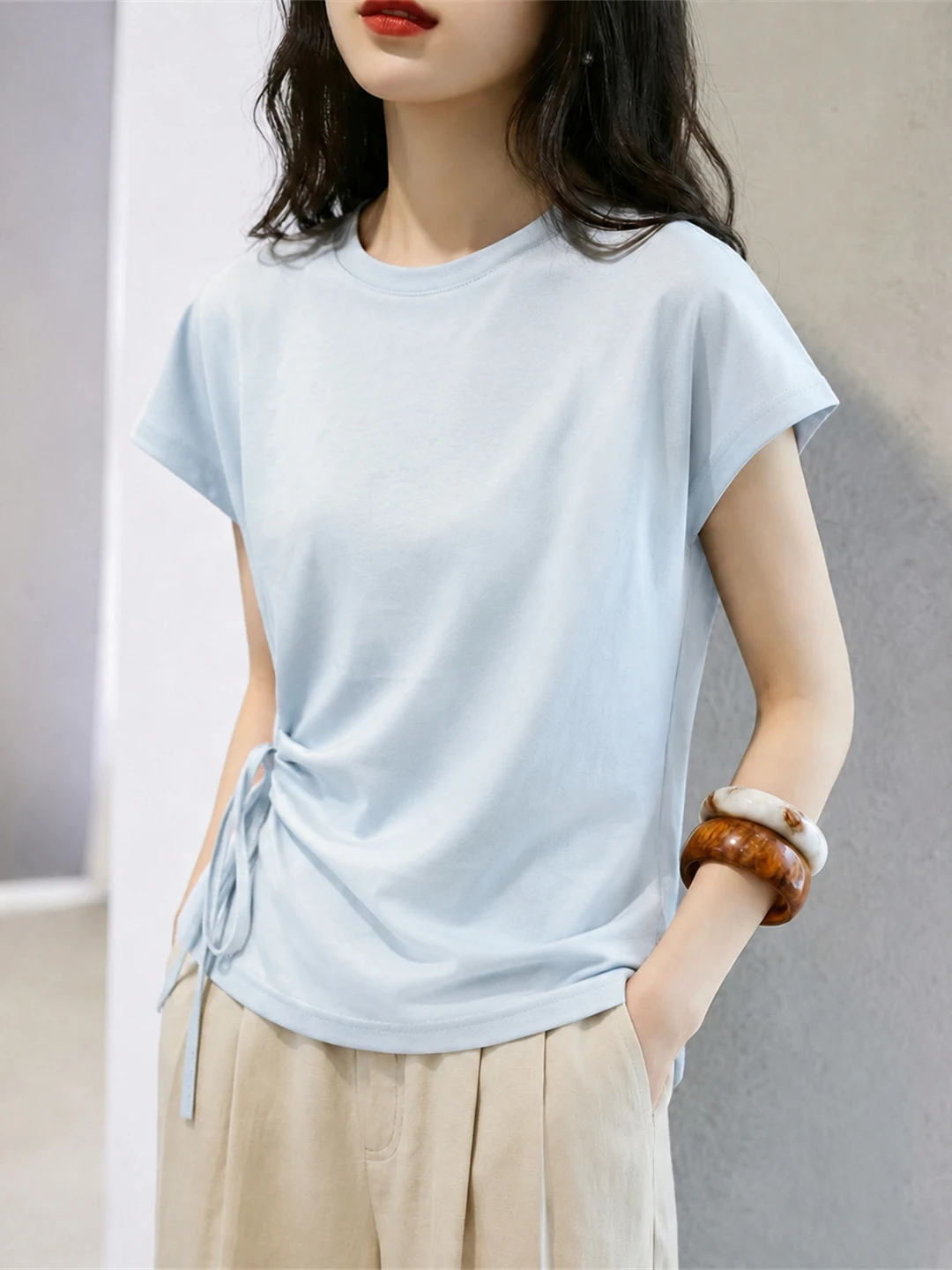 Korean Style round Neck Short Sleeve T-Shirt Women's Slim Fit Casual Top Lazy Style Small Shirt Commute Silk Blend
Korean Style round Neck Short Sleeve T-Shirt Women's Slim Fit Casual Top Lazy Style Small Shirt Commute Silk Blend