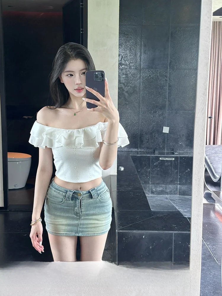 White Ruffle Knitwear Women's Slim Fit Summer Pure Desire Style Top Korean Version Elastic Fiber Short Length Sleeveless
White Ruffle Knitwear Women's Slim Fit Summer Pure Desire Style Top Korean Version Elastic Fiber Short Length Sleeveless