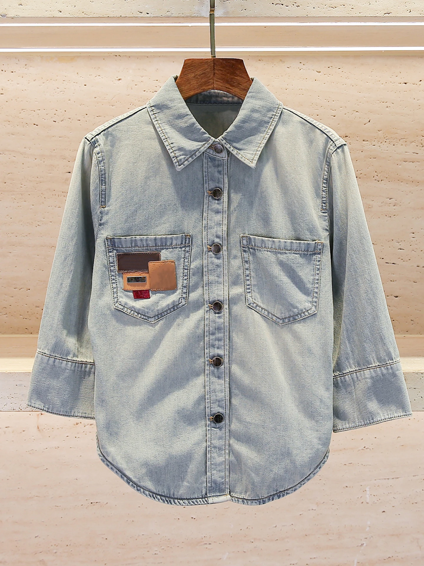 High-End Women's Denim Shirt Summer 2026 American Washed Vintage Patchwork Collar Upcycled Loose Fit Long Sleeve Casual Top
High-End Women's Denim Shirt Summer 2026 American Washed Vintage Patchwork Collar Upcycled Loose Fit Long Sleeve Casual Top