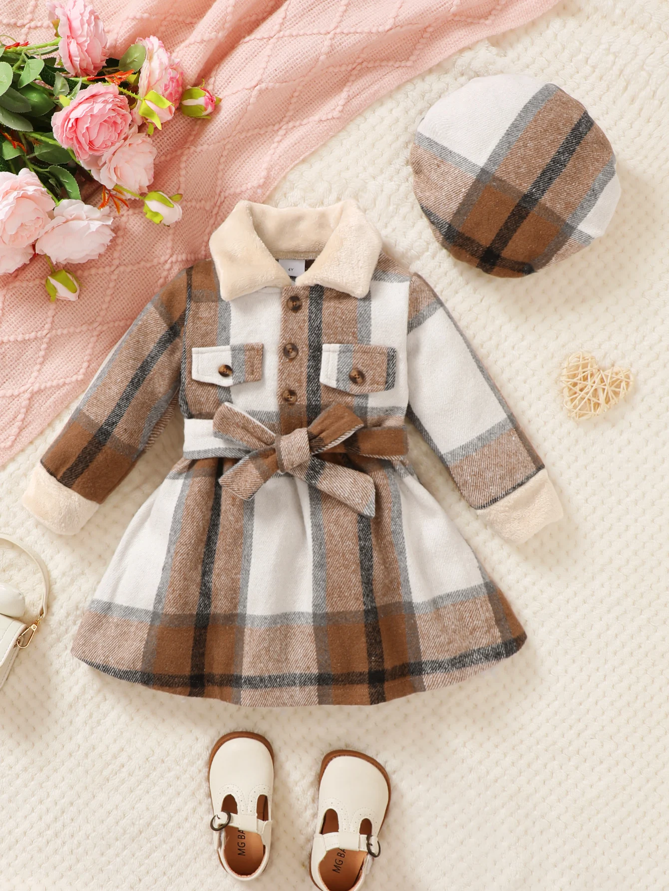 3pcs baby girl plaid patchwork fur long sleeved dress with belt and hat suitable for wearing in autumn and winter seasons
3pcs baby girl plaid patchwork fur long sleeved dress with belt and hat suitable for wearing in autumn and winter seasons