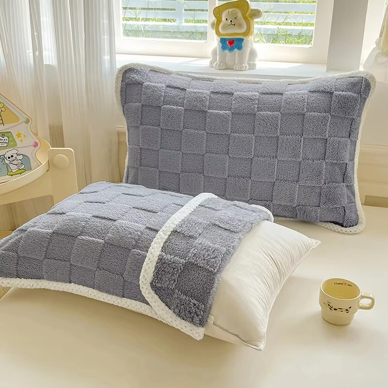 Solid Grid Jacquard Coral Fleece Pillow Towel Soft Plush Warm Pillowcases with Straps Fixed Anti-Skid Bed Accessories for Winter
Solid Grid Jacquard Coral Fleece Pillow Towel Soft Plush Warm Pillowcases with Straps Fixed Anti-Skid Bed Accessories for Winter