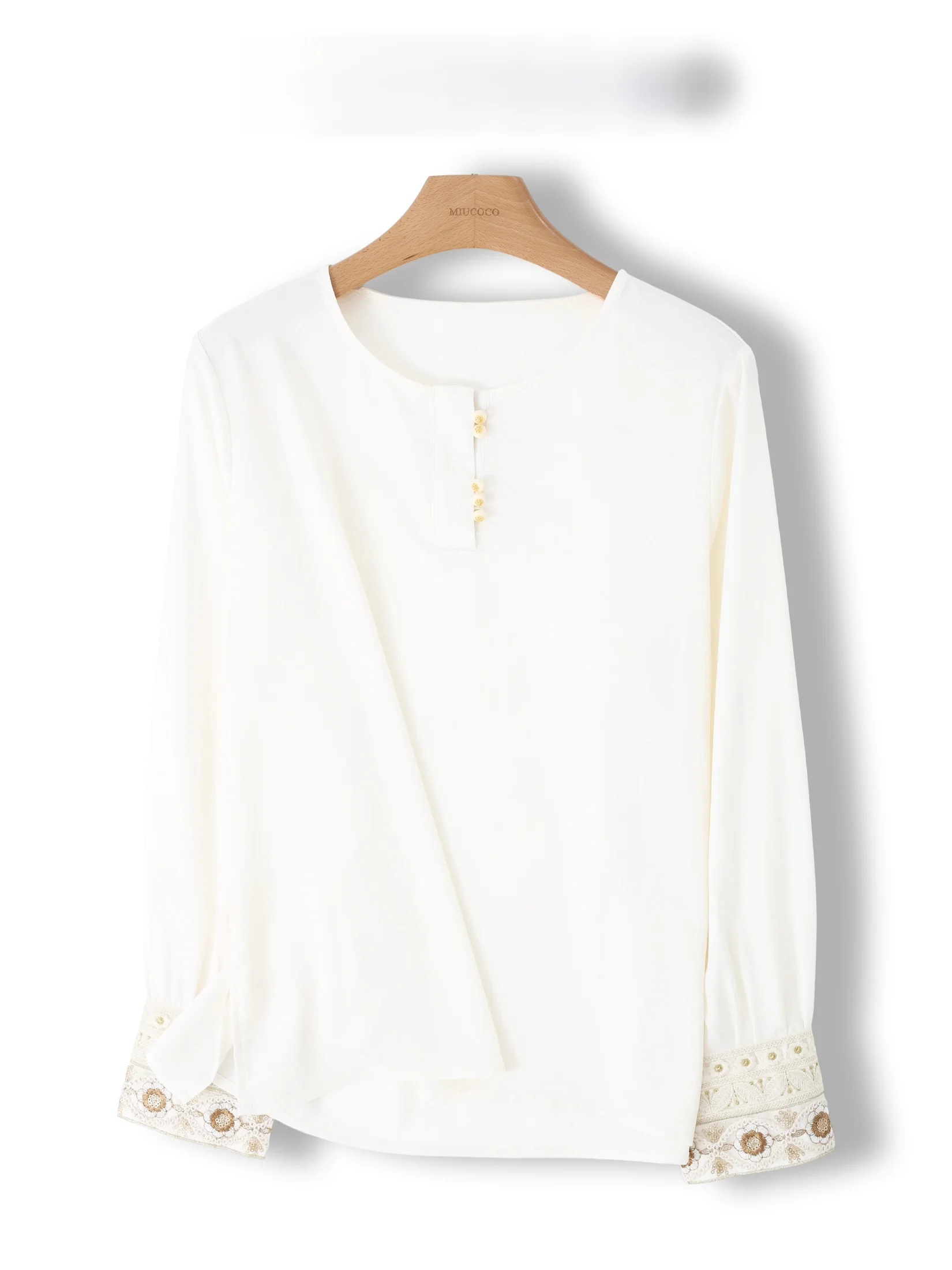 Elegant Embroidered Long Sleeve Chinese Style Base Shirt Women's Fashionable Top Glowing Beauty New National Trend
Elegant Embroidered Long Sleeve Chinese Style Base Shirt Women's Fashionable Top Glowing Beauty New National Trend
