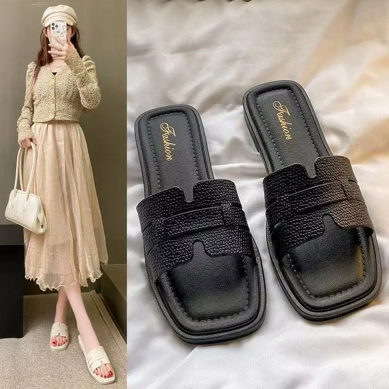 Summer women's slippers fashion versatile high-end flat shoes new light and comfortable casual wear beach shoes
Summer women's slippers fashion versatile high-end flat shoes new light and comfortable casual wear beach shoes
