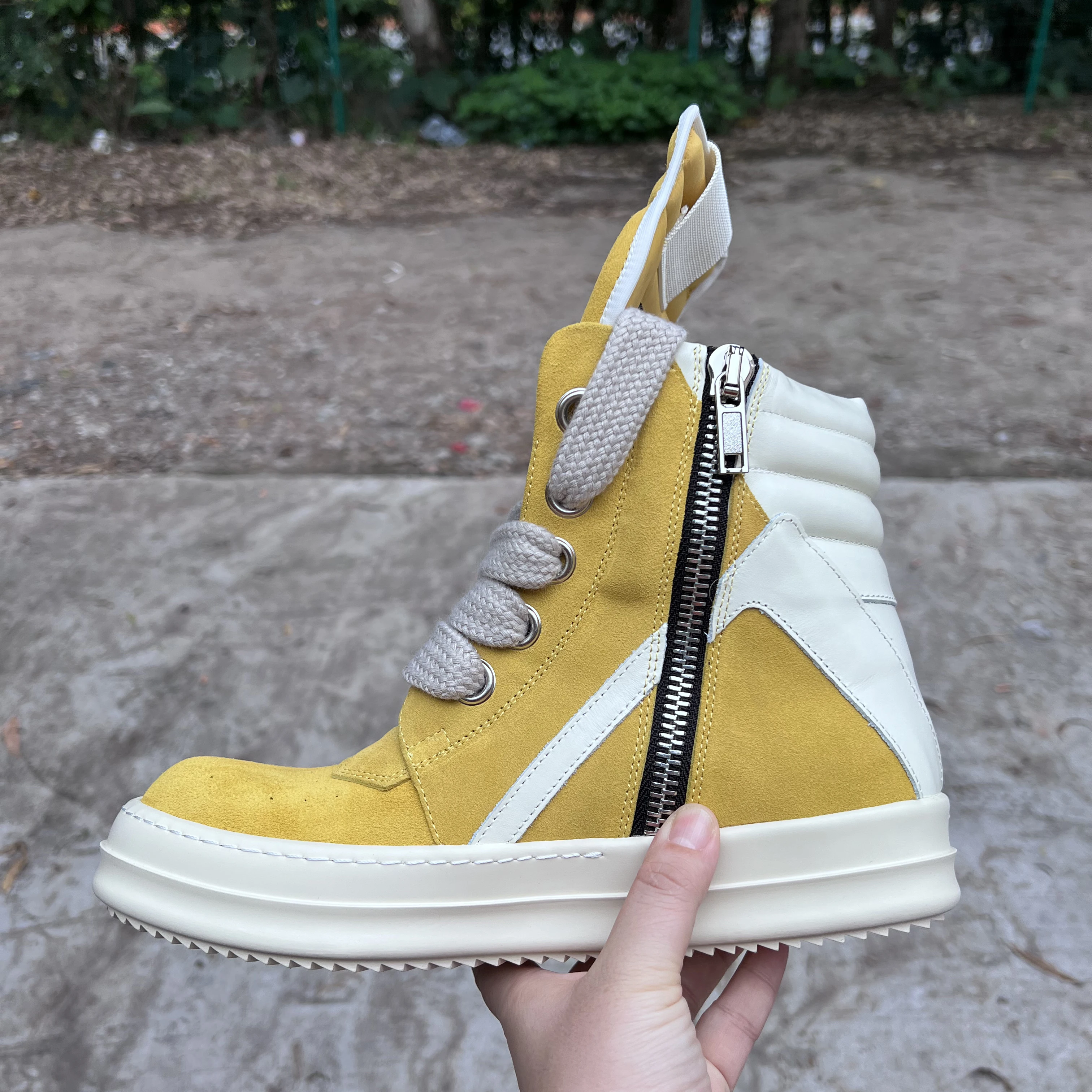 Brand Women Shoe Casual High Top Yellow Men Sneaker Cow Suede Jumbo Lace Geobasket Trend Zip Natural Thick Sole Flat Ankle Boot
Brand Women Shoe Casual High Top Yellow Men Sneaker Cow Suede Jumbo Lace Geobasket Trend Zip Natural Thick Sole Flat Ankle Boot