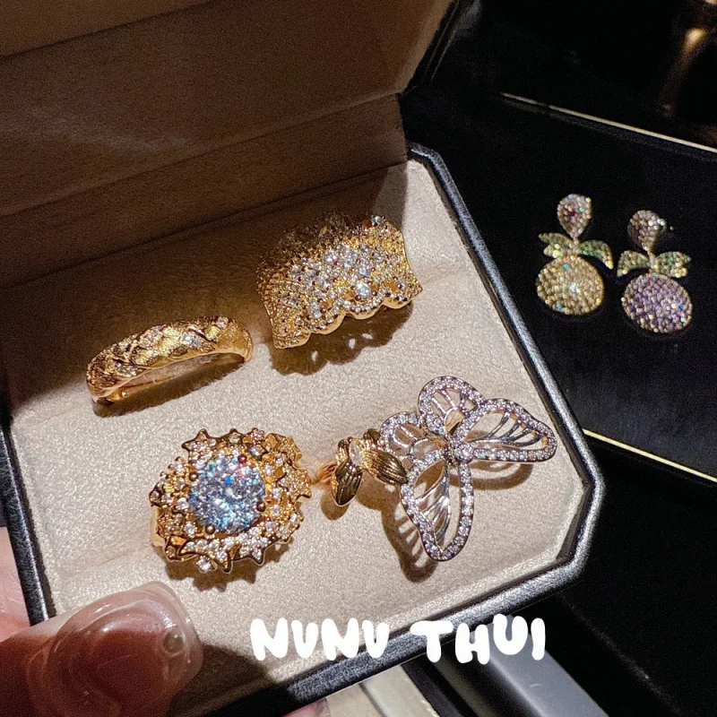 Jewelry Vintage Day and Night Starry Sky Pigeon Egg Gemstone Ring Banquet Haute Couture Twin Butterfly Sparkling Diamond Ring Se
Jewelry Vintage Day and Night Starry Sky Pigeon Egg Gemstone Ring Banquet Haute Couture Twin Butterfly Sparkling Diamond Ring Se