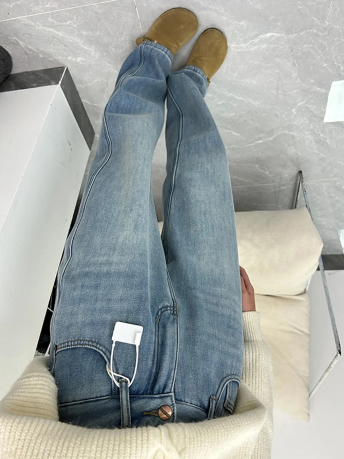 Trendy Light Blue Fleece Lined Thick Straight Leg Jeans for Men Autumn Winter High Street Style Warm Anti Cold Cotton Blend
Trendy Light Blue Fleece Lined Thick Straight Leg Jeans for Men Autumn Winter High Street Style Warm Anti Cold Cotton Blend