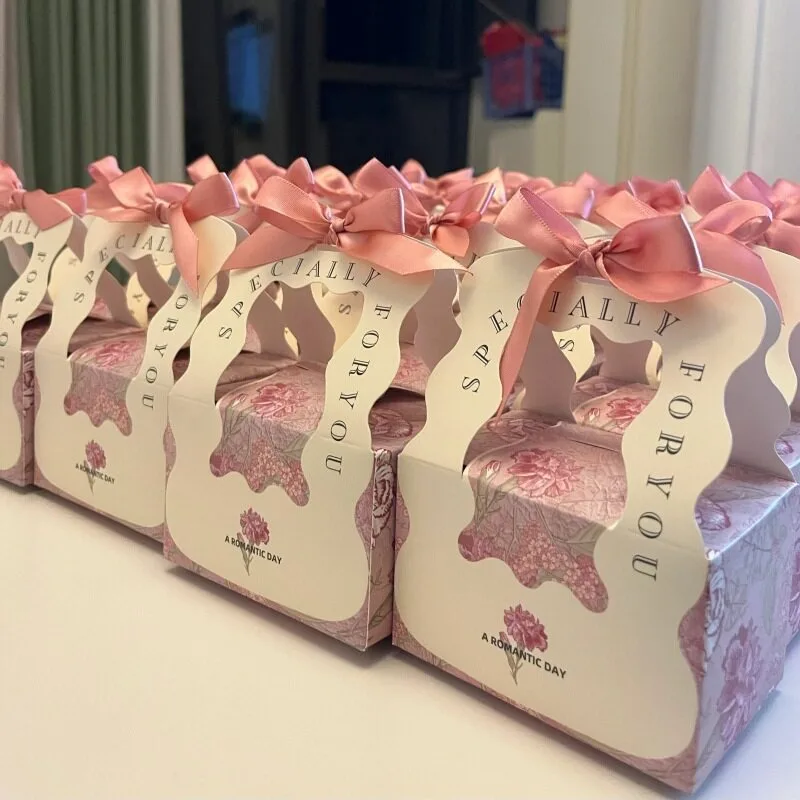 50Pcs New European Wedding Gift Box Advanced Candy Box Packaging Gift Bag with Handles Baby Shower Party Supplies Wholesale
50Pcs New European Wedding Gift Box Advanced Candy Box Packaging Gift Bag with Handles Baby Shower Party Supplies Wholesale