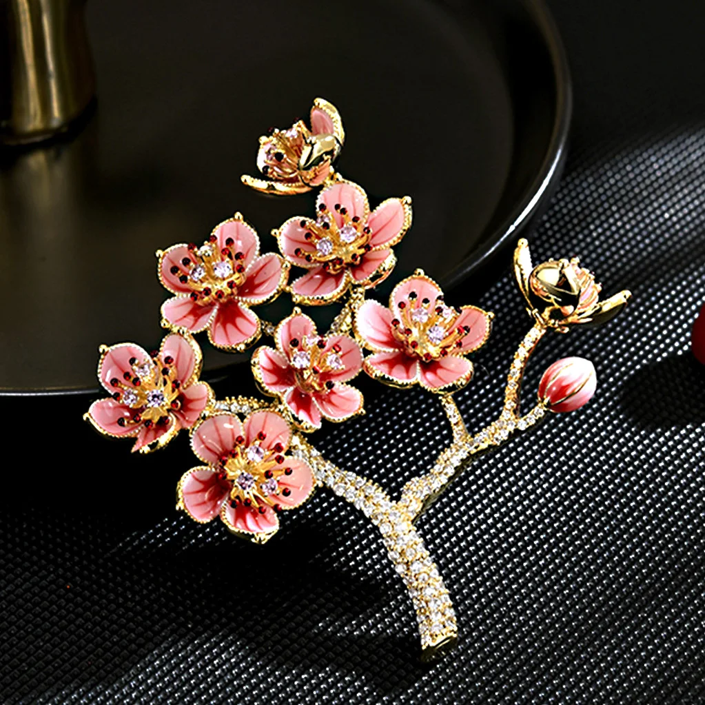 Новые ретро-броши в китайском стиле с цирконом и розовым цветком персика для женской одежды, эмалированные значки, аксессуары в древнем стиле, ювелирные изделия
Новые ретро-броши в китайском стиле с цирконом и розовым цветком персика для женской одежды, эмалированные значки, аксессуары в древнем стиле, ювелирные изделия
