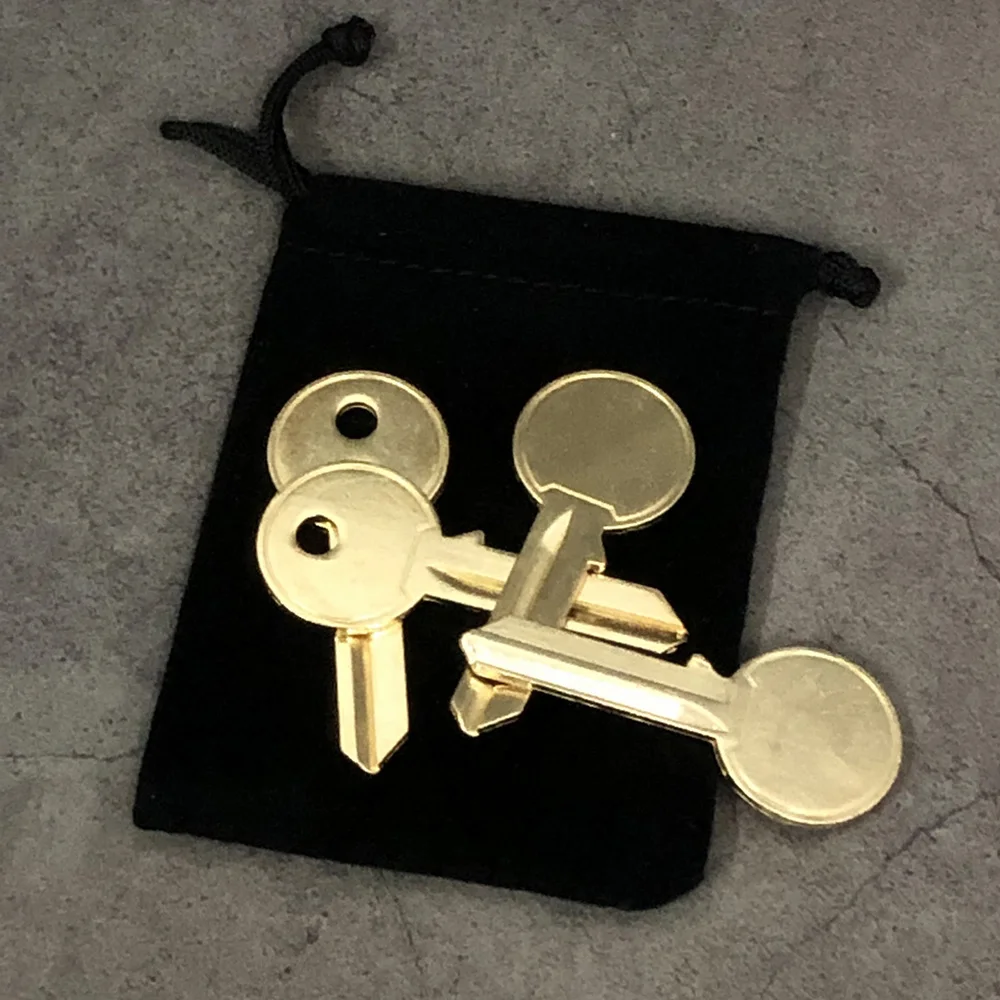 Keymaster (Gimmicks и инструкции) от Крейга магические фокусы крупным планом иллюзии ментализм комедия реквизит движущаяся дыра на ключи
Keymaster (Gimmicks и инструкции) от Крейга магические фокусы крупным планом иллюзии ментализм комедия реквизит движущаяся дыра на ключи
