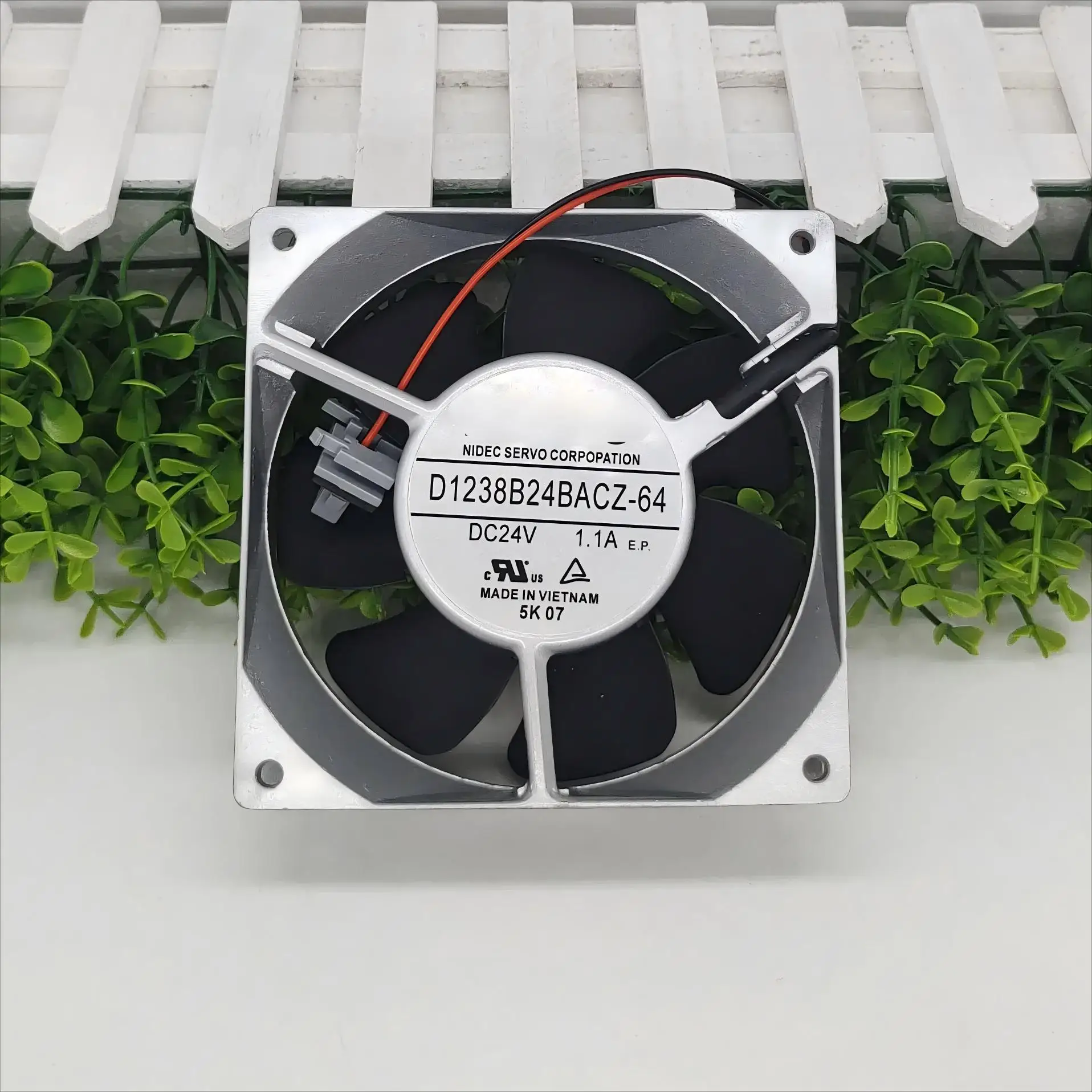 Оригинальный вентилятор охлаждения инвертора с алюминиевой рамой D1238B24BACZ-64, 100% протестированная работа перед отправкой
Оригинальный вентилятор охлаждения инвертора с алюминиевой рамой D1238B24BACZ-64, 100% протестированная работа перед отправкой