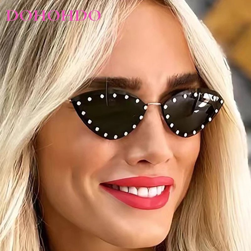 DOHOHDO 2025 Triangle Cat Eye Sunglasses Alloy Rimless Crystal Shiny Sun Glasses Female Unique Elegant Green Rhinestone Shades
DOHOHDO 2025 Triangle Cat Eye Sunglasses Alloy Rimless Crystal Shiny Sun Glasses Female Unique Elegant Green Rhinestone Shades