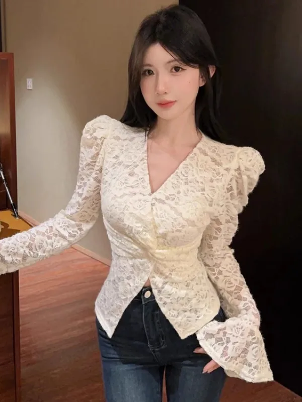 Lace under Shirt Women's V-neck Long Sleeve Flocking Bubble Sleeve Velvet Inner Wear Autumn Winter Pure Desire Beautiful Top
Lace under Shirt Women's V-neck Long Sleeve Flocking Bubble Sleeve Velvet Inner Wear Autumn Winter Pure Desire Beautiful Top