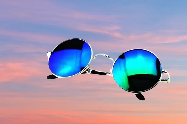 Unisex Retro-Inspired Round Sunglasses with Silver Alloy Frame & Blue Polarized Lenses Full-Frame Design
Unisex Retro-Inspired Round Sunglasses with Silver Alloy Frame & Blue Polarized Lenses Full-Frame Design