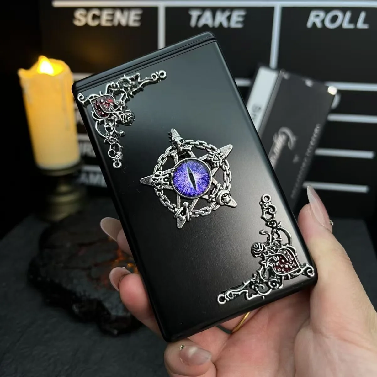 Demon's Eye Leather Metal Cigarette Case 20 Cigarettes Capacity for Gadgets for Men Gift Smoke Accesoires
Demon's Eye Leather Metal Cigarette Case 20 Cigarettes Capacity for Gadgets for Men Gift Smoke Accesoires